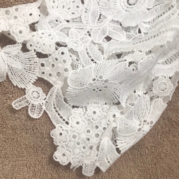 hollow flower lace top - Picture 6 of 7